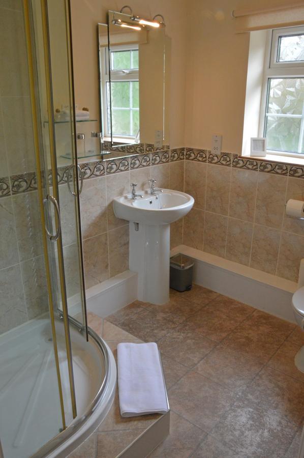 Bed and Breakfast Bryn Hebog Carmarthen Esterno foto