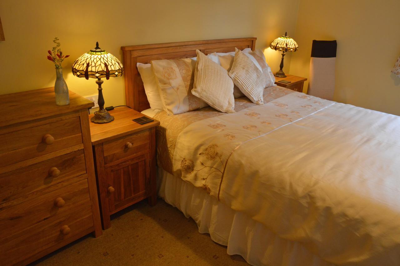 Bed and Breakfast Bryn Hebog Carmarthen Esterno foto