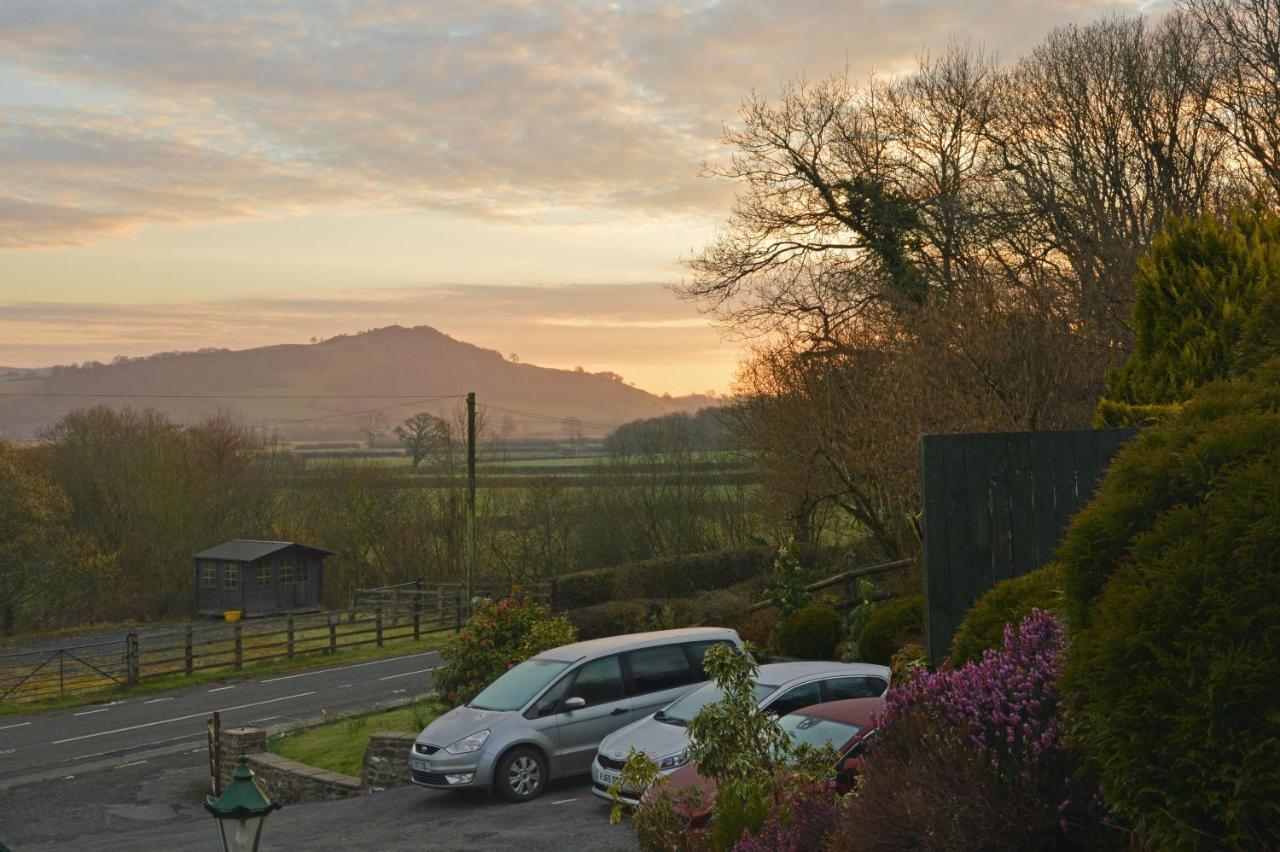 Bed and Breakfast Bryn Hebog Carmarthen Esterno foto