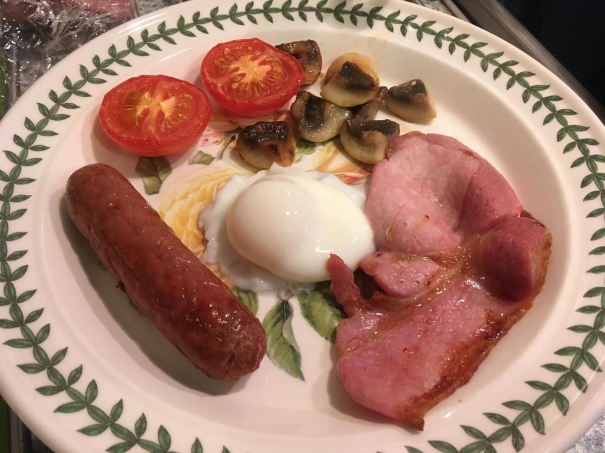 Bed and Breakfast Bryn Hebog Carmarthen Esterno foto