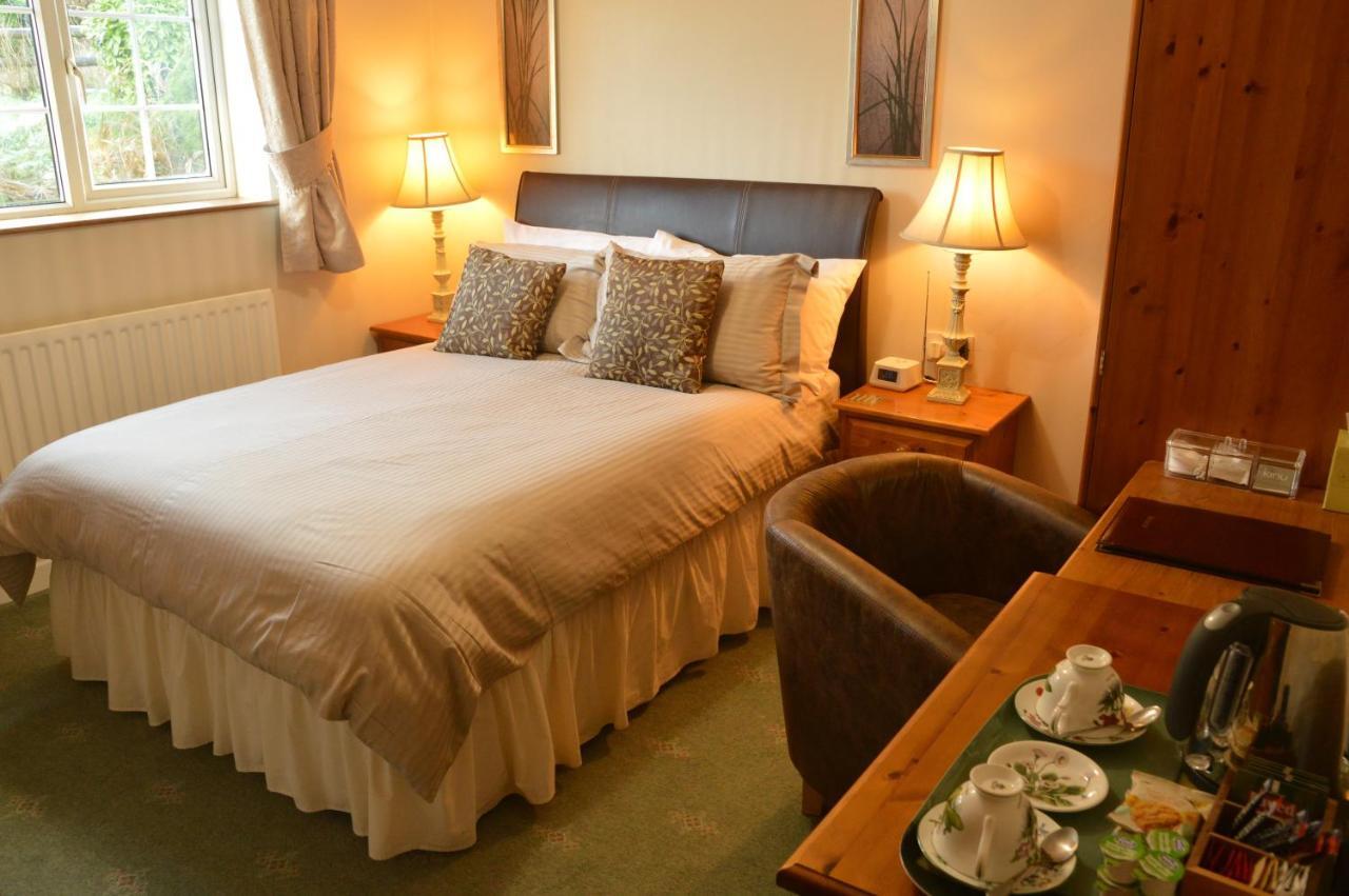 Bed and Breakfast Bryn Hebog Carmarthen Esterno foto